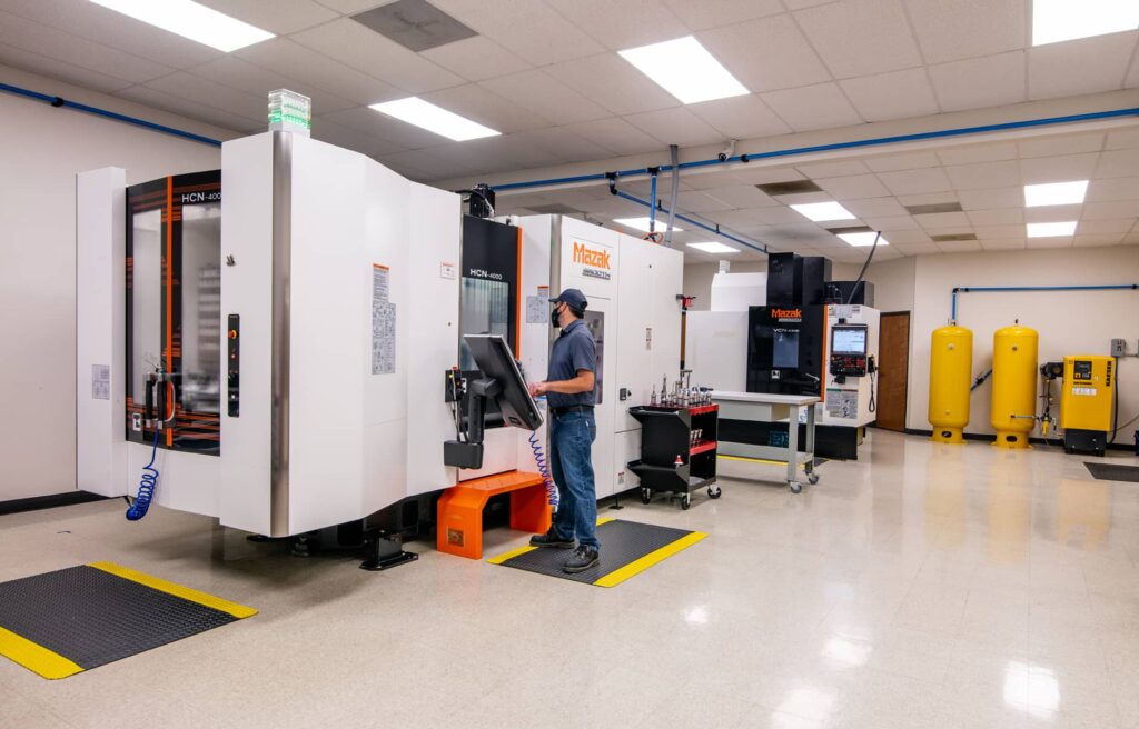 Machines CNC modernes dans notre usine du Texas